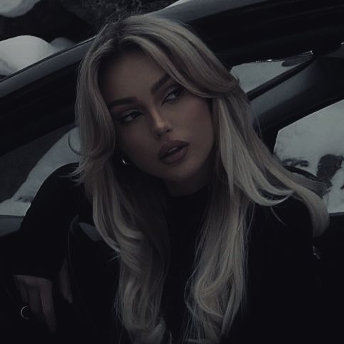 Night luxury aesthetic, mafia aesthetic, rich life aesthetic, rich girl aesthetic, dark aesthetic, fantasy aesthetic 
 #kayrayertaş #arasşahzarin #kırıkkaburgalarcehenemi Spy Girl, Blonde Aesthetic, Rich Girl Aesthetic, Haircut Styles, Makijaż Smokey Eye, Dark Feminine Aesthetic, Classy Aesthetic, Blonde Women, Dinner Outfits