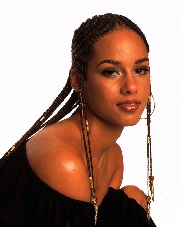 Alicia Keys bead Hair | Alicia Keys' Most Head-Turning Hairstyles Of All Time Alicia Keys Cornrows, Alicia Keys Hairstyles, Alicia Keys Braids, Cornrows Braids For Black Women, Hair Colorful, Tyler Posey, Braids With Beads, 90s Hairstyles, Alicia Keys