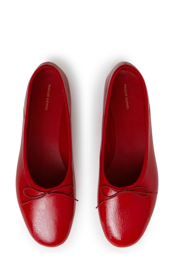 A delicate vamp bow and grosgrain topline lend timeless elements to a versatile ballet flat set on a cushioned footbed for lasting wear. Cushioned footbed Leather upper, lining and sole Made in Portugal Ferragamo Ballet Flats, Everyday Heels, Red Ballet Flats, Cute Shoes Heels, Ballerina Girl, Red Flats, Chic Shoes, Shoe Inspiration, Shoe Inspo