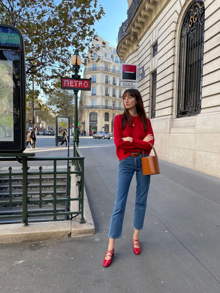 Vintage Levi’s 501 Jeans – a French Obsession Outfit Vestido Rojo, 501 Outfit, Red Shoes Outfit, Mary Jane Shoes Outfit, Casual Dinner Outfits, Dinner Outfit Casual, Latina Outfits, Parisienne Chic, Downtown Outfits