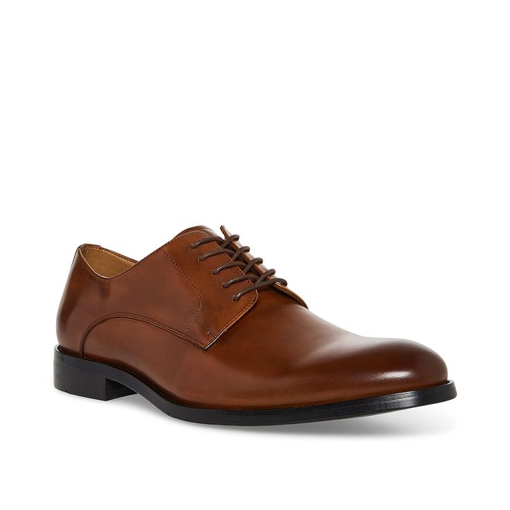 Steve Madden-Daedric Oxford Up your professional fit with tried-and-true style when you slip into the Daedric oxford from Steve Madden. Burshed leather and a classic look ensure a versatile add. Brown Oxfords, Swim Trends, Kids Trend, Trending Sneakers, Mens Trends, Linen Shop, Athletic Sneakers, Women Trends, Outdoor Accessories