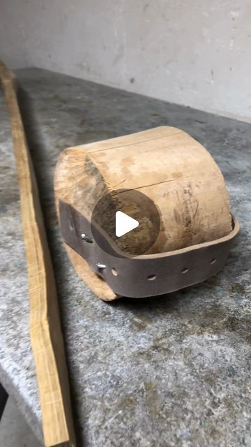 a piece of wood sitting on top of a counter