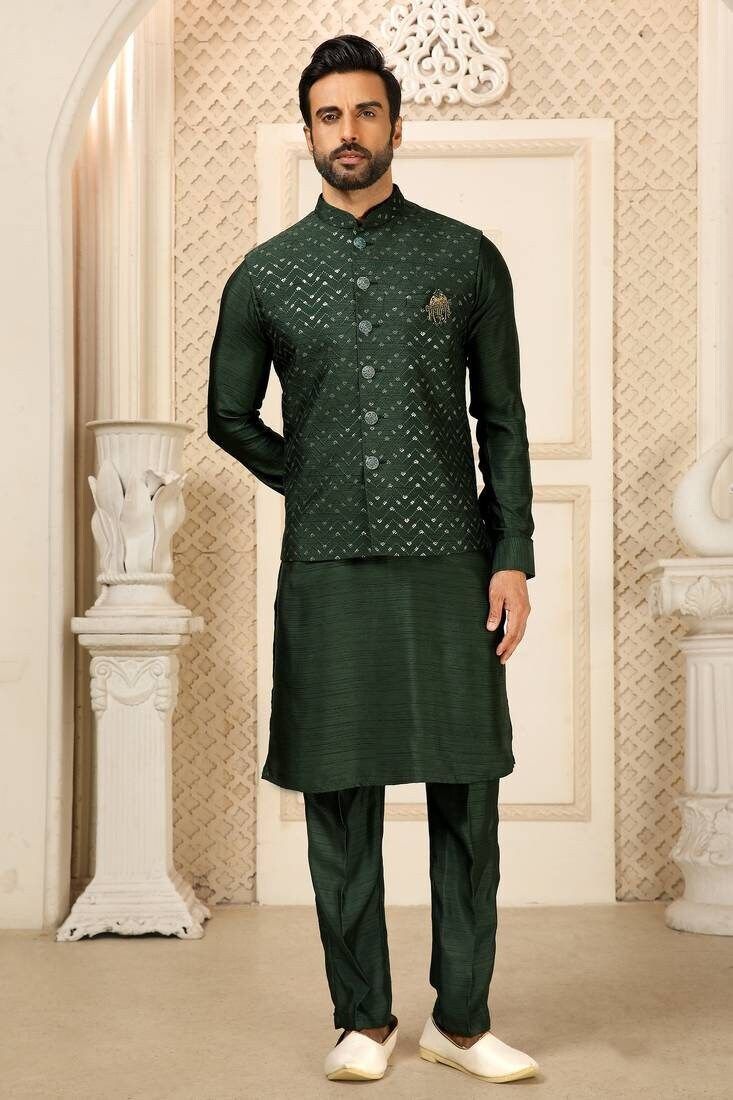 Pakistani wear Men Kurta Pajama Pair, Soft Cotton Kurta ,Indian Wear Party Wear, Men party wear, Traditional Classic Bollywood Kurta grooms men wear indian traditional Fabric Details Top (Kurta) Fabric : Julberry Silk Work : Pain and koti Multi Thread, Sequence Embroidery Work Size : 36" To 48" Chest Bottom : Fabric :Julberry Silk Kurta Pajama Men, Kids Kurta, Gents Kurta Design, Gents Kurta, Kurta Pyjama, Designer Kurtis, Silk Bottoms, Party Kleidung, Kurta Pajama