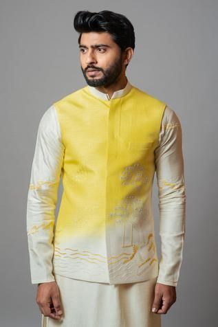 Shop for Paarsh Yellow Bamberg Silk Aurora Ombre Embroidered Bundi for Men Online at Aza Fashions Indian Wedding Clothes For Men, Sherwani For Men Wedding, Wedding Kurta For Men, Stylish Men Wear, Groom Dress Men, Haldi Outfits, Indian Groom Wear, Wedding Dresses Men Indian, Haldi Outfit