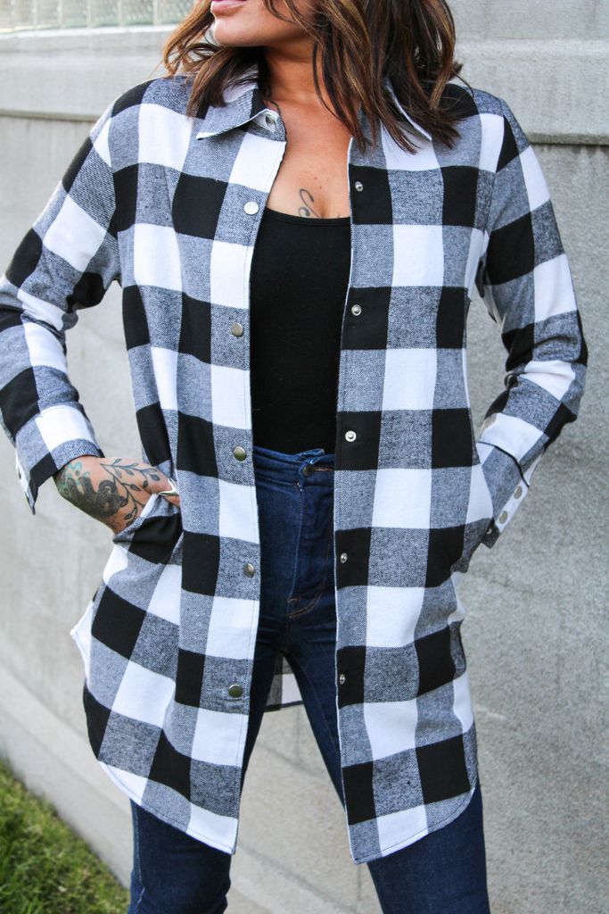 Tailored Clothes, Plaid Outfits, Black And White Plaid, Plaid Flannel Shirt, Flannel Material, Plaid Print, White Plaid, Plaid Flannel, Oversized Shirt