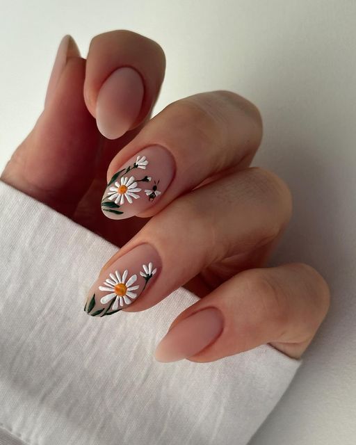 Kutek Disney, Daisy Nails, Summery Nails, Smink Inspiration, Casual Nails, Almond Nails Designs, Makijaż Smokey Eye, Nails Spring, Velvet Top