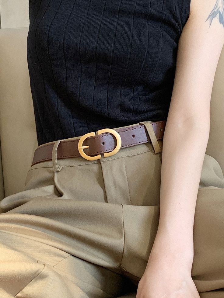 Belt For Women Fashion, Brown Belt Womens, Brown Belt Outfit Women, Belt Women Outfit, Belt Outfits For Women, Brown Belt Outfit, Belts Aesthetic, Women Belts Fashion, Woman Belt