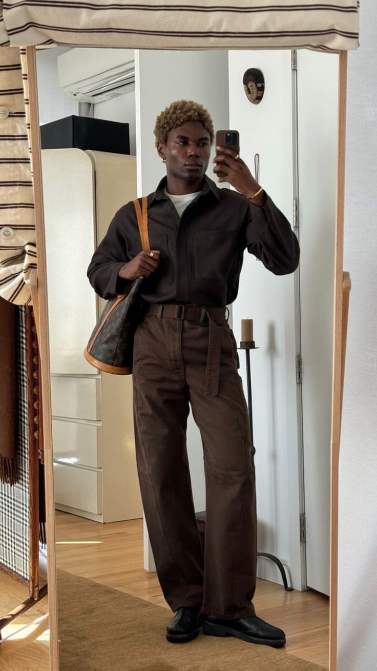 Frank Ocean Fashion, Frank Ocean Style, Deon Hinton, Brown Linen Pants Outfit, Earth Tone Outfits, Brown Linen Pants, Uni Outfit, Natural Hair Men, Masc Fashion