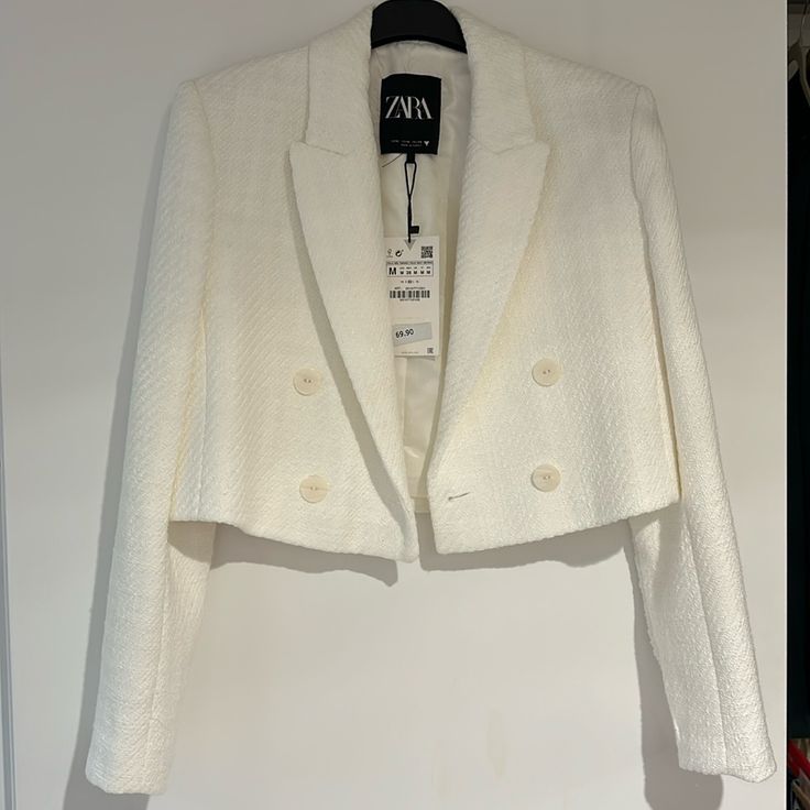 Nwt Zara Cropped White Blazer With 4 Button Detail. Winter Cropped Blazer With Buttons, Formal White Cropped Outerwear, White Cropped Formal Outerwear, White Cropped Outerwear For Formal Occasions, White Tailored Cropped Blazer, White Cropped Blazer For Office, Zara Button-up Cropped Jacket For Workwear, Tailored White Cropped Jacket For Spring, White Tailored Cropped Outerwear