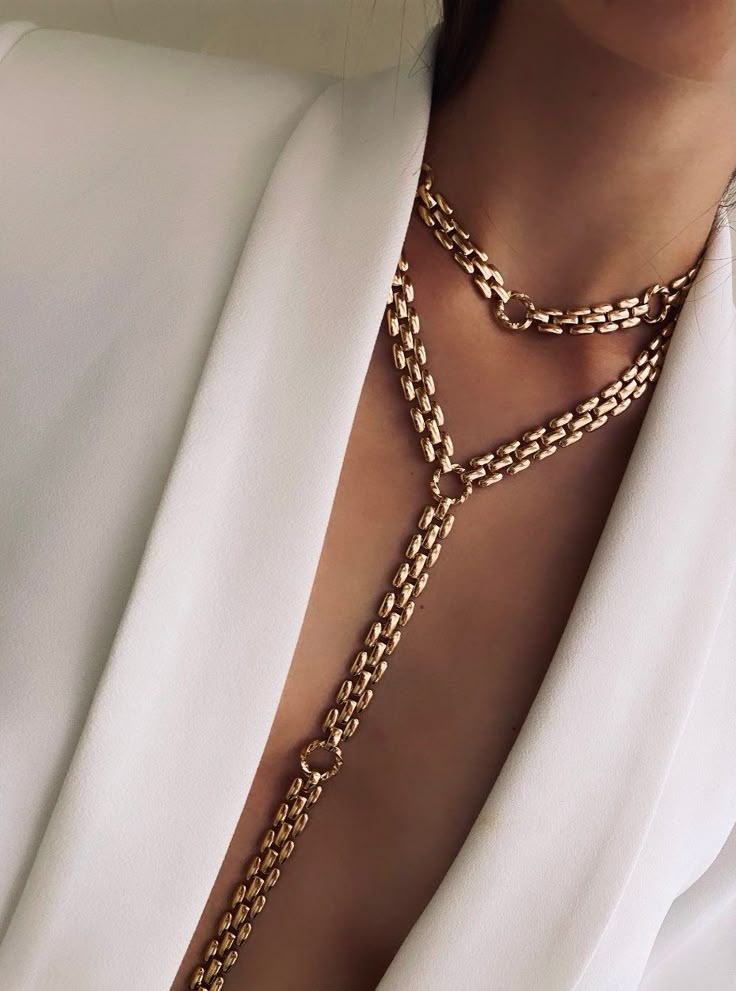 "✨EXPRESS SHIPPING OVER 100$ FREE DETAILS * High quality micron 18k gold plating * Lead Free and Nickel Free MEASURES collar necklace Total length: 35cm + 5cm extension chain Chain size: 12mm MEASURES lariat necklace Total length neck : 35cm + 8 cmextension chain Drop chain: 20 : 18 cm Chain size: 12mm ✨✨ \"AUDREY\" Y LONG DROP LARIAT NECKLACE As a gift , will be beautiful for your best friend birthday, sister wedding, mom anniversary or your lovely valentine. CAER INSTRUCTIONS: To keep your jew Chunky Chain Necklace, Chain Necklace Gold, Y Necklace, Necklace Chunky, Link Chain Necklace, Necklace Long, Lariat Necklace, Necklace Gold, Link Chain