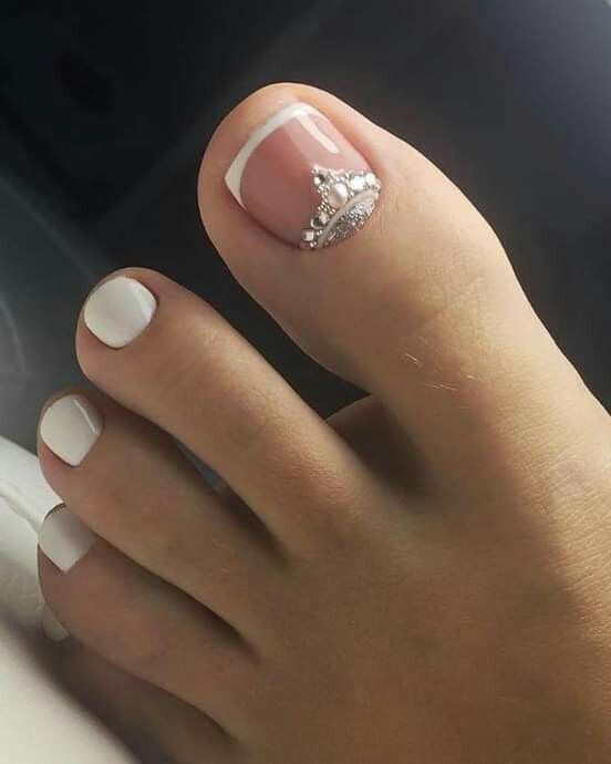 Matte Acrylic Nails, Pedicure Designs Toenails, French Pedicure, Pedicure Ideas, Pretty Toe Nails, Cute Toe Nails, Summer Toe Nails, Pedicure Designs, Toe Nail Designs