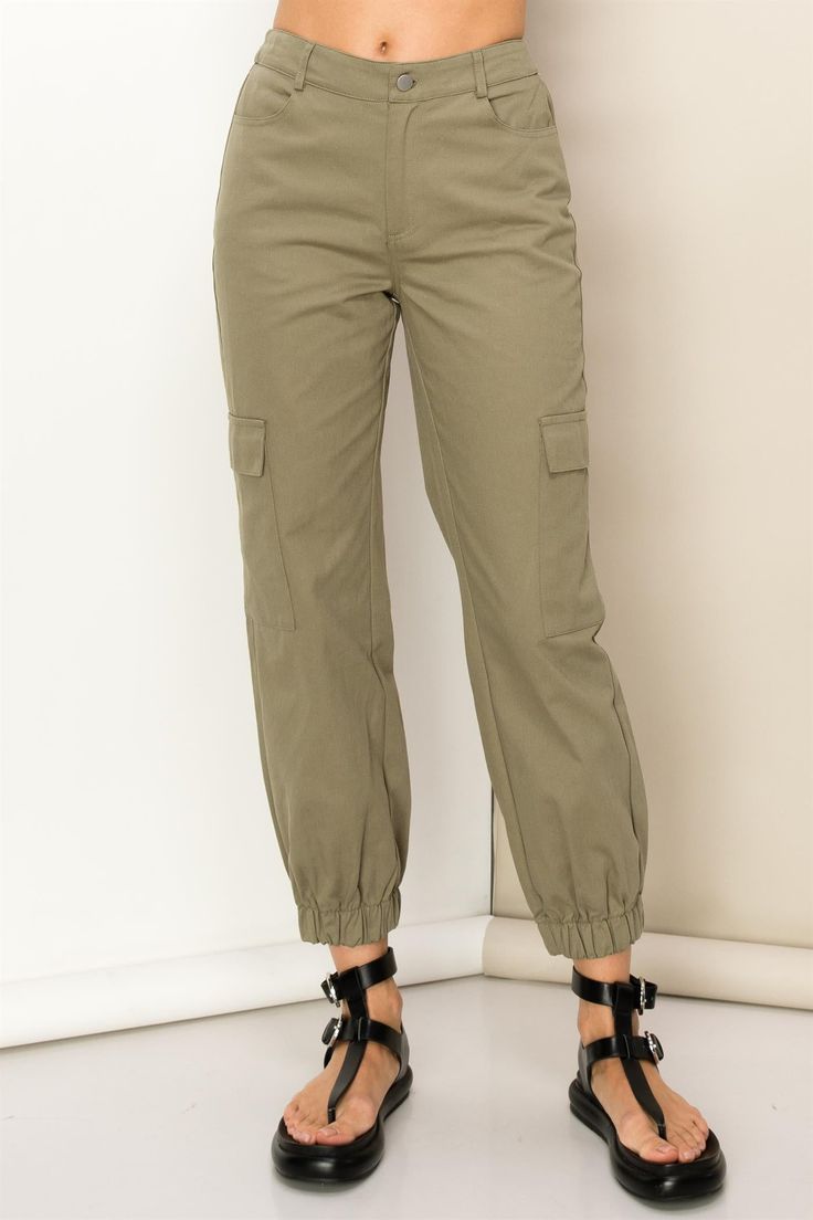 Stay comfortable and stylish with our Weekend Cargo Pants. Crafted from 100% cotton, these pants offer breathability and durability for everyday activities. 100% Cotton Check our size chart here! Everyday Activities, Cargo Pants, Size Chart, Pants, Trousers