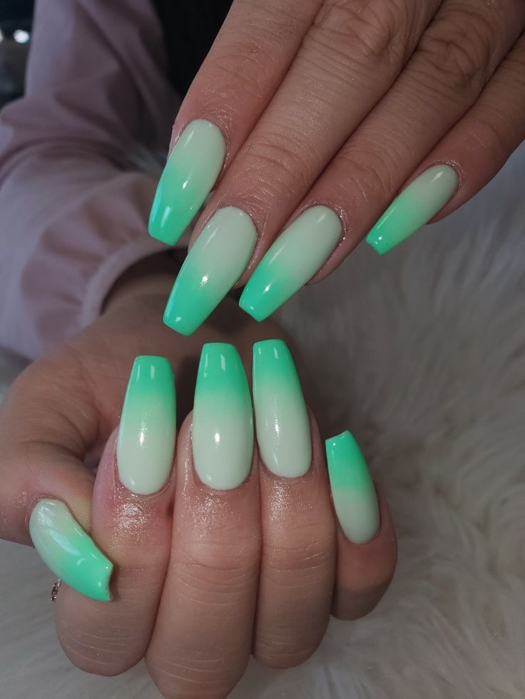 Spring Color Ombre Nails, Green And Blue Ombre Nails, Green And White Ombre Nails, Mint Green Ombre Nails, Aqua Ombre Nails, Mint Ombre Nails, Bright Ombre Nails Summer, Turquoise Ombre Nails, Bright Ombre Nails