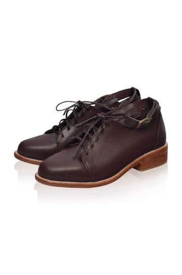 Oxfords Boston Leather – Ezmey Boutique Leather Oxfords With Laces For Work, Chic Lace-up Leather Oxfords, Fall Brogue Detail Lace-up Oxfords, Fall Lace-up Oxfords With Brogue Detailing, Fall Oxfords With Leather Sole, Fall Oxford Shoes With Leather Sole, Low Heel Leather Lace-up Shoes For Fall, Fall Leather Lace-up Shoes With Low Heel, Leather Lace-up Shoes With Low Heel For Fall