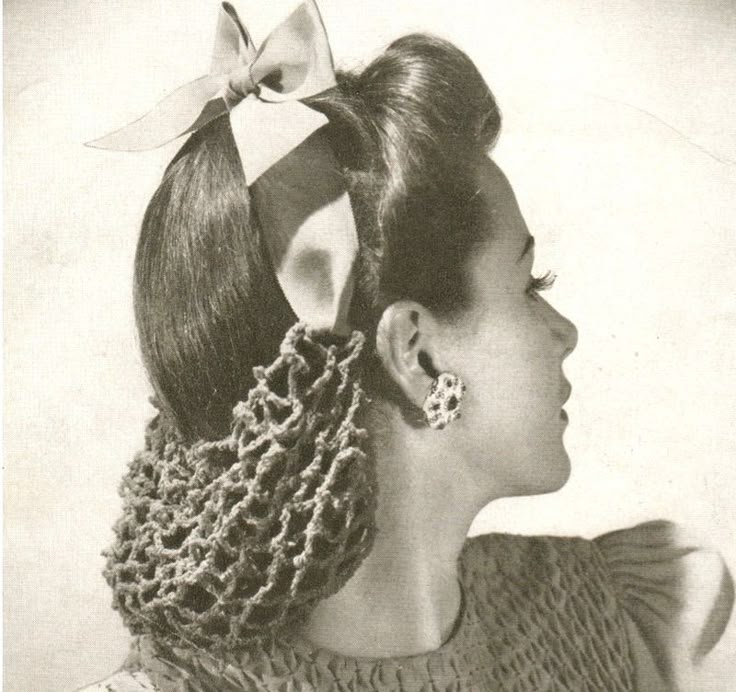 Vintage snood patterns - Vintage patterns and making 1940's Hairstyles, 1940's Hair, 1940s Hair, Vintage Hair Styles, Snood Pattern, Retro Updo, Crochet Snood, 40s Hairstyles, Hair Snood