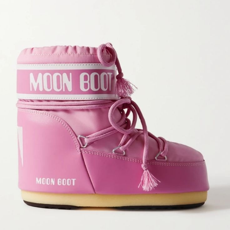 Nwt. Sizes Available Eu 36-38 And Eu 39-41. Read Below: Eu 36-38 Fits Us Size 5.5, 6, 6.5, 7 And 7.5 (That's How Moon Boot Sizing Works) Eu 39-41 Fits Us Size 8,8.5, 9, 9.5 And 10 I'm Listing All These Sizes Individually For Search Purposes Only Because Of How Moon Boot Sizing Works. I Only Have Moon Boot Sizing Eu 36-38 And Eu 39-41 Fast Shipping! Are You In A Time Crunch For A Ski Trip?? You Can Request Same Day Shipping From Me. I Can Drop It Off At The Post Office Same Day As Long As You Pla Harsh Winter, Leather Snow Boots, Moon Boot, Soft Life, Shoes Boots Ankle, Low Boots, Moon Boots, Ski Trip, Skis