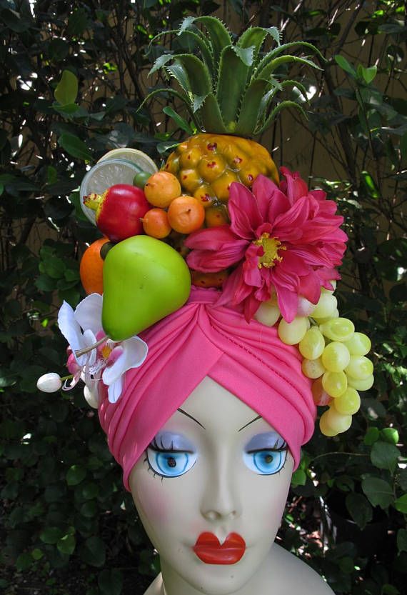 Diy Fruit Headpiece, Carmen Miranda Fruit Hat, Fruit Hat Diy, Tropical Costume, Carmen Miranda Costume, Turban Diy, Cuban Party, Fruit Hat, Fruit Costumes