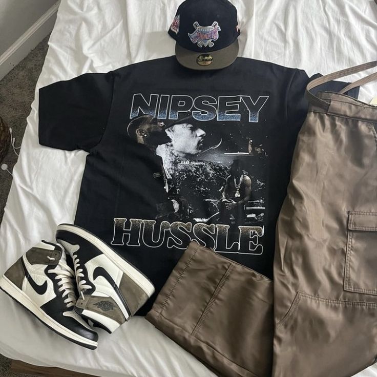 Outfit Grid Streetwear, Estilo Vans, Streetwear Ideas, Hype Clothing, Black Men Fashion Swag, Mens Casual Outfits Summer, Dope Outfits For Guys, Mens Trendy Outfits, Street Style Outfits Men