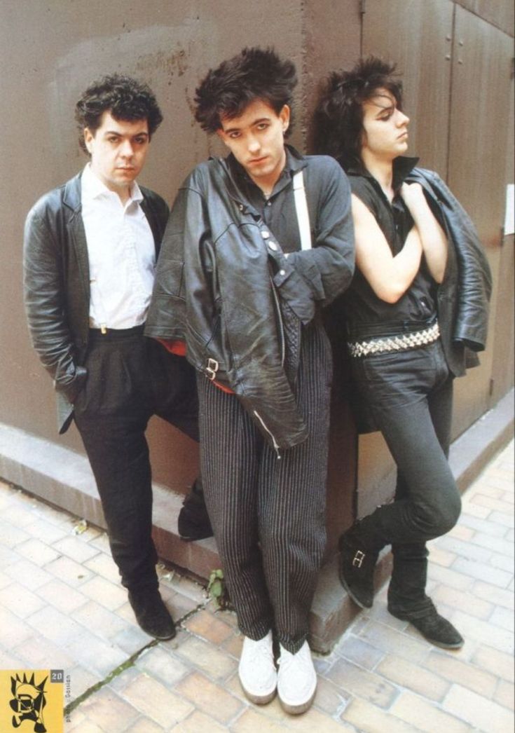 The Cure in Paris, France, 1982

Claude Gassian Simon Gallup, Goth Bands, Goth Guys, Fashion 80s, Robert Smith, Gothic Rock, Movie Soundtracks, Mp3 Music, Music Store