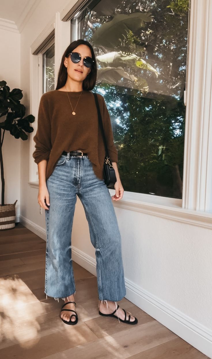 Womens Fall Jeans Outfits, Classic Cute Outfits, Windy Day Outfit For Work, Women In Their 30s Fashion, Spring Casual Outfits 2023, Southern California Outfits, 2023 Styles For Women, Natalie Borton Style, Chilly Spring Outfits Casual