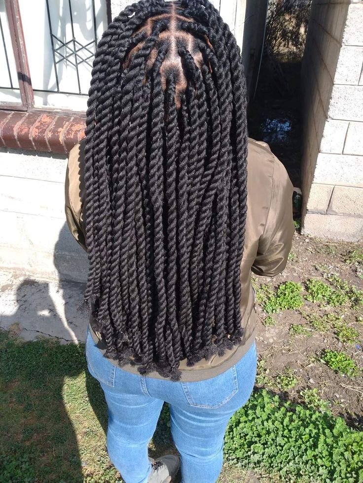 Wool Styles For Natural Hair, Yarn Wool Hairstyles, Brazilian Wool Styles For Ladies, Styles For Brazilian Wool, Hairstyles With Brazilian Wool Braids, Brazilian Braids Hairstyles, Twisting With Brazilian Wool, Twists With Brazilian Wool, Brazilian Wool Hairstyles Braids Short