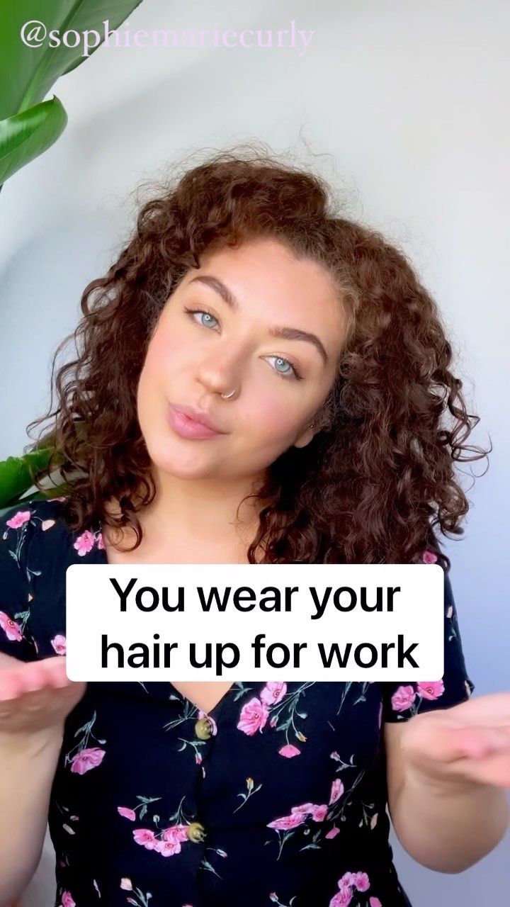 sophiemariecurly on Instagram: UP-DO INSPO FOR WORK 👩🏽‍🏫👩🏾‍���🔬👩🏾‍⚖️🧑🏼‍✈️ Follow: @sophiemariecurly for more curlspiration ✨ I put up a poll on my story and asked you if… Natural Curl Upstyle, Braided Hairstyles Updo For Work, Short Curly Hair Dos Easy, Fine Curly Hair Updo, Long Curly Hair Work Styles, Up Do For Short Curly Hair, Curly Hair Professional Hairstyles, Curly Work Hairstyles, Short Curly Hairstyles Updo