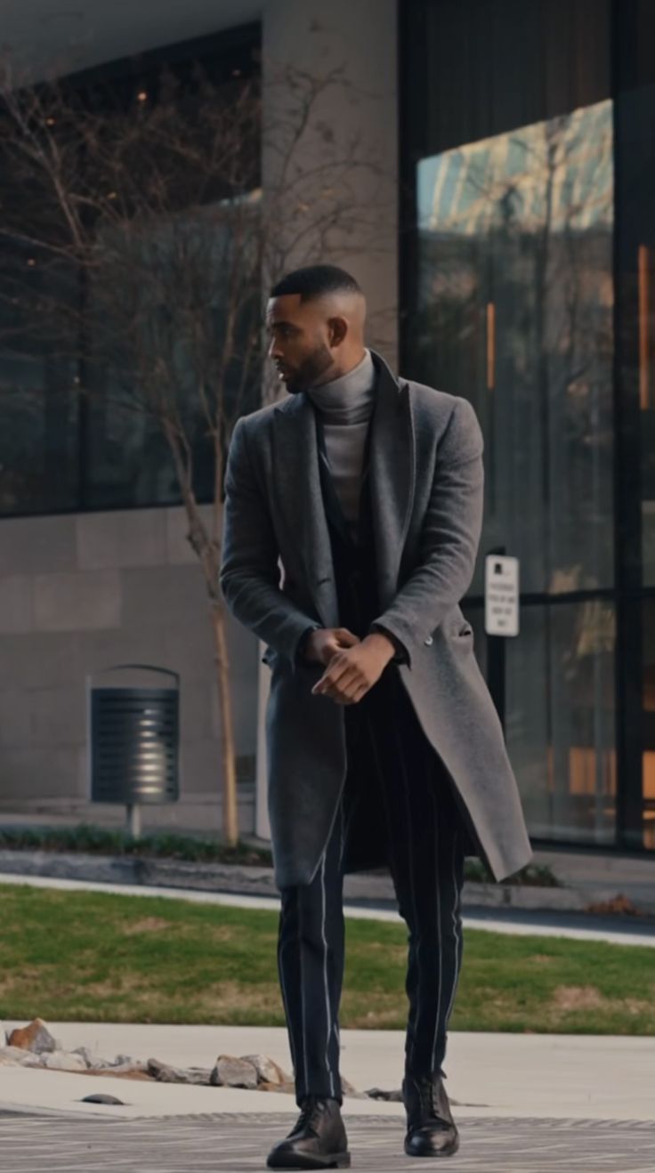 Winter Business Outfits Men, James St Patrick Ghost Style, Black Man Fashion Style, Buisnesscore Outfit Man, Black Suit With Turtleneck, Black Men Turtleneck Outfits, All Black Mens Outfits Casual, Black Man In Suit Classy, Turtle Neck Outfits Men