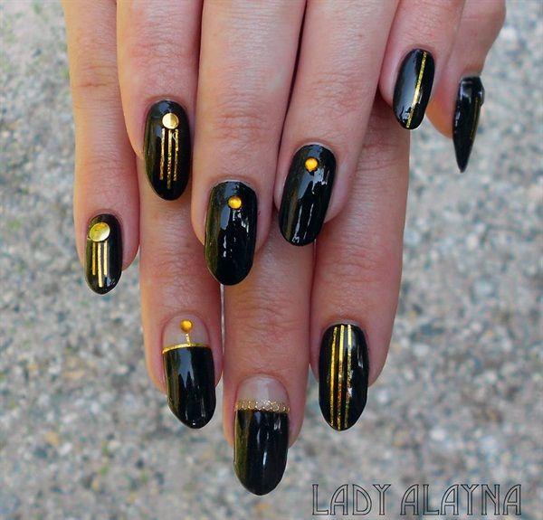 India Inspired Nail Art, Egyptian Nail Art Design, Black Nail Art Designs Unique, Cute Black And Gold Nails, Pagan Nail Art, Art Deco Nails Designs, 1920 Nails, Black Gold Nail Art, Occult Nails