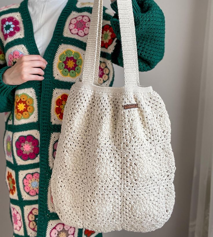 Trendy Beige Handheld Crochet Bag, Trendy Handmade Beige Hobo Bag, Chic Beige Crochet Bag For Spring, Beige Bohemian Shoulder Bag For Spring, Everyday Summer Beige Bag, Summer Beige Tote Shoulder Bag, Beige Summer Bag For Everyday Use, Chic Beige Crochet Satchel Bag, Casual Beige Square Bucket Bag