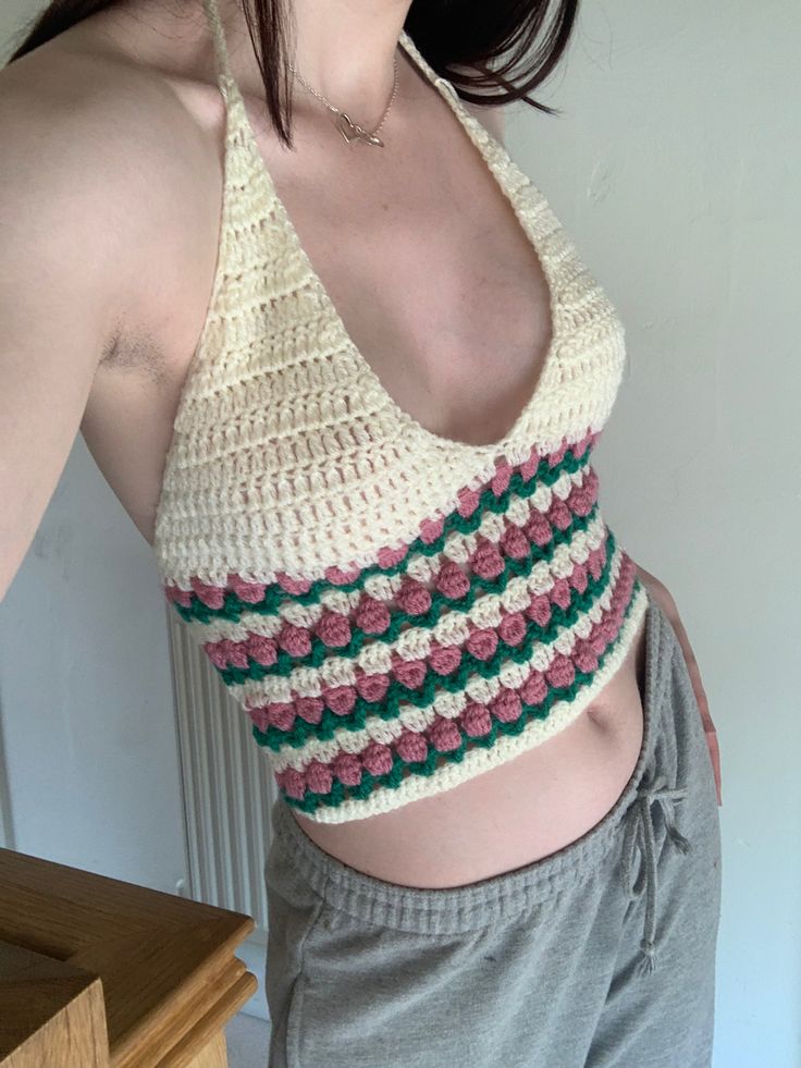 Pink and green tulip cream top with bra cups and halter neck straps summer top outfit inspo Tulip Top Crochet, Crochet Tulip Top, Crochet Top With Cups, Tube Top With Straps, Flower Crochet Top, Crochet Tube Top, Bralet Tops, Crochet Strawberry, Tulip Skirt