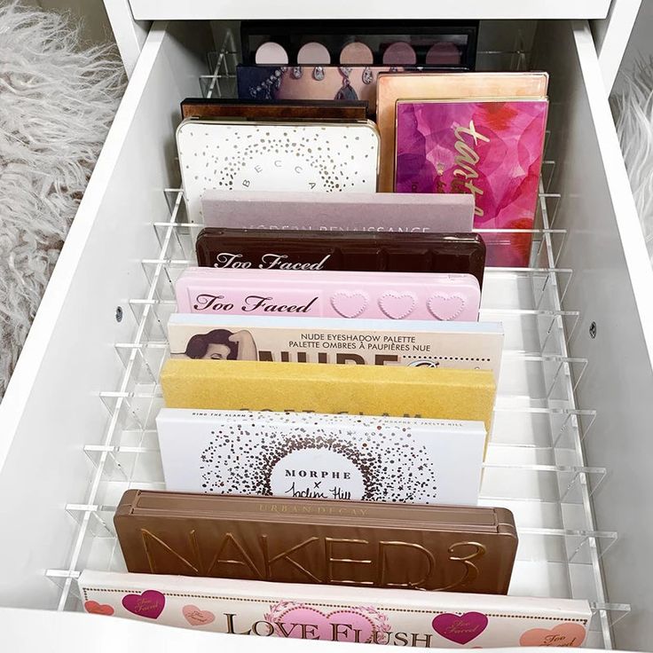 Organize your makeup and beauty essentials with the DIY Drawer Divider Set for ALEX 5 and 9 Drawers. This customizable in-drawer makeup storage solution is perfect for makeup organizers, Malm IKEA dresser organizers, and acrylic drawer makeup organizers. The adjustable acrylic dividers allow you to create the perfect layout for your storage needs, whether it's for medium to large compacts, blushes, highlighters, eyeshadows, gels, powders, creams, or pigments. Made from high-quality acrylic, these dividers are durable, stable, and easy to clean, ensuring your makeup remains neatly arranged. Ikea Drawer Organizer, Ikea Drawer, Makeup Storage Solutions, Clear Acrylic Makeup Organizer, Diy Drawer Dividers, Acrylic Drawer, Ikea Drawers, Acrylic Drawers, Portable Mirror