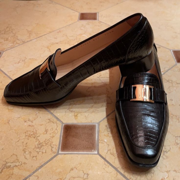 Black Leather Ferragamo Shoes Calf Crocodile Print 1 Inch Block Heel High Cut Loafer Style Never Worn, In Original Box Size 7.5 Aa Elegant Loafers With Crocodile Pattern And Round Toe, Elegant Crocodile Pattern Loafers With Round Toe, Elegant Brown Crocodile Pattern Loafers, Leather Dress Shoes With Crocodile Pattern For Work, Office Slip-on Leather Shoes With Crocodile Pattern, Office Leather Slip-on Shoes With Crocodile Pattern, Crocodile Pattern Leather Dress Shoes For Work, Office Crocodile Pattern Leather Slip-on Shoes, Formal Loafers With Crocodile Pattern And Round Toe