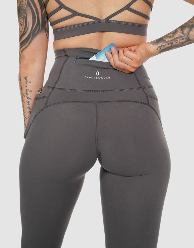 Glow pocket legging is designed specifically to move with your body ensuring a distraction-free workout. No rolling down, or digging. Crafted with premium, no-see-through material that eliminates pilling, itching, and chafing, they ensure you stay focused on your workout, not your outfit. Plus, no front seam helps avoid any unflattering camel toe or indentations that can occur with front seams making them Perfect for running, lifting and everyday wear. Why you'll love these leggings: Full of poc Compressive Sportswear Activewear With Pockets, 4-way Stretch Yoga Pants With Pockets For Workout, Versatile Activewear With Side Pockets For Gym, Workout Yoga Pants With Pockets And 4-way Stretch, Functional Yoga Pants With Pockets And 4-way Stretch, 4-way Stretch Yoga Pants With Pockets For Gym, Compressive Yoga Pants With Side Pockets For Sports, Compressive Sports Yoga Pants With Side Pockets, Sporty Yoga Pants With Functional Pockets