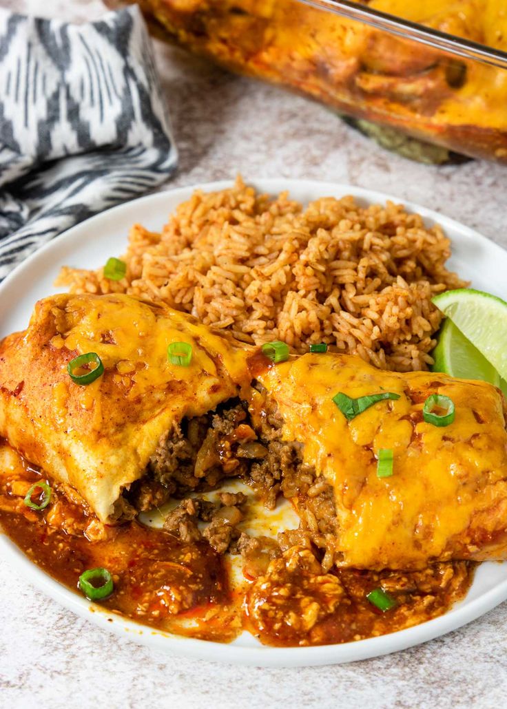 the cover of amazing smothered burritos by mom's dinner