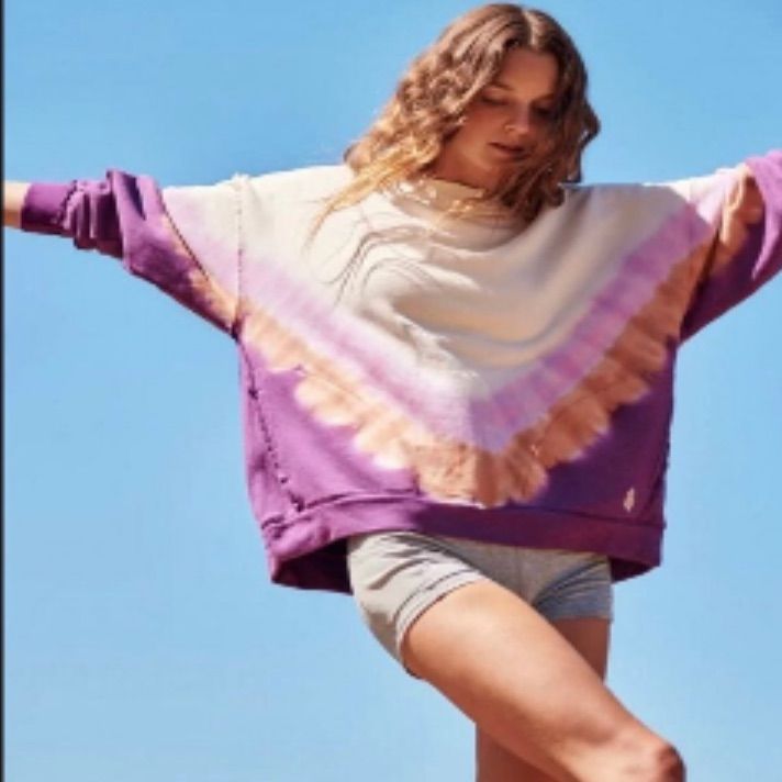 Free People Ombre Metti Sweater Features Front Pockets Size Small New With Tags Over Size Fit No Flaws Item S Ribbed Hoodie, Distressed Sweatshirt, Tie Dye Sweatshirt, Tie Dye Hoodie, Free People Movement, Fp Movement, Half Zip Pullover, Pullover Designs, Free People Sweater