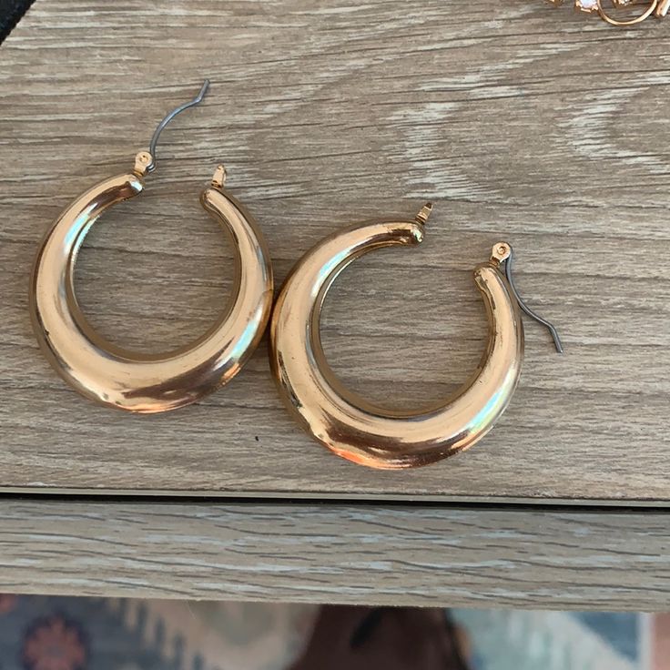 Never Used Chic Small Hoop Earrings For Spring, Chic Round Jewelry For Spring, Gold Hoop Earrings For Spring, Spring Gold Round Hoop Earrings, Spring Gold Hoop Earrings, Gold Hoop, Gold Hoop Earrings, Jewelry Earrings, Hoop Earrings