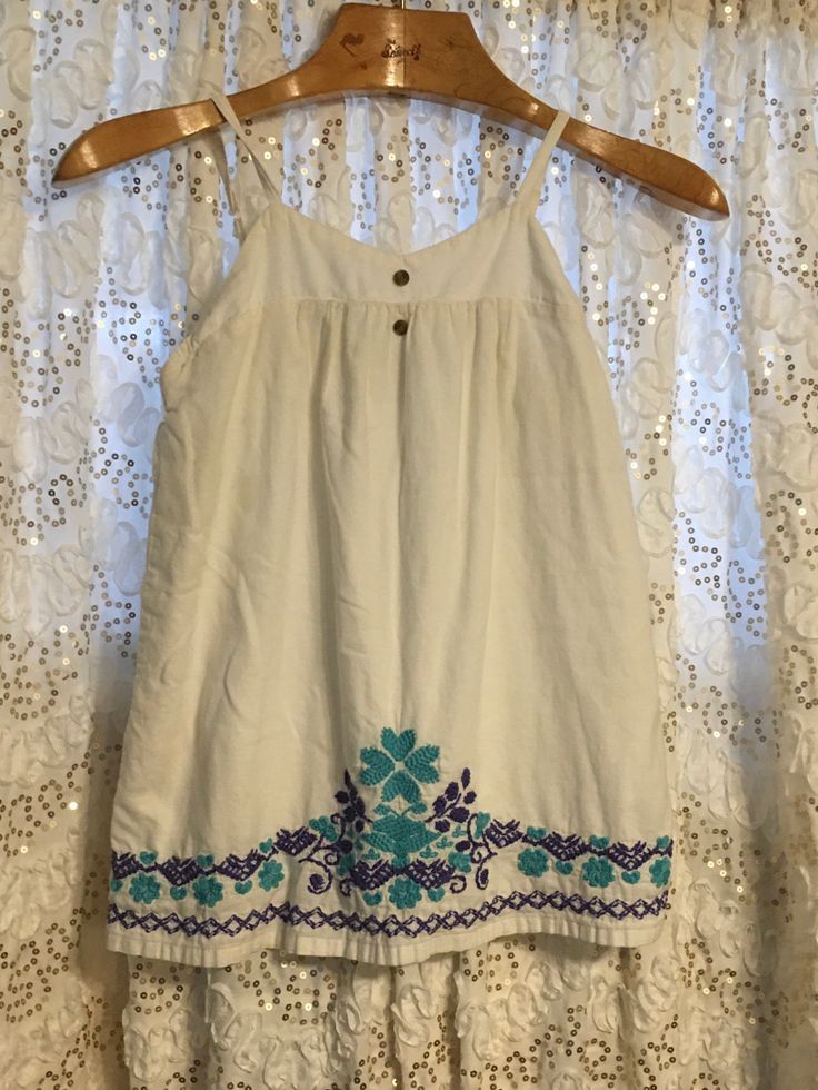 Super soft, cotton surf top. Hang Ten, size large (junior). Beautiful vintage embroidery. Embroidered Hem Top For Summer Vacation, Sleeveless Cotton Embroidered Beach Top, Sleeveless Embroidered Cotton Top For Beach, Vintage Beach Tops With Floral Embroidery, Vintage Beach Top With Floral Embroidery, Summer Cotton Top With Embroidered Hem, Summer Cotton Embroidered Top With Embroidered Hem, Casual Cotton Top With Machine Embroidery, Summer Cotton Embroidered Top With Hem Detail