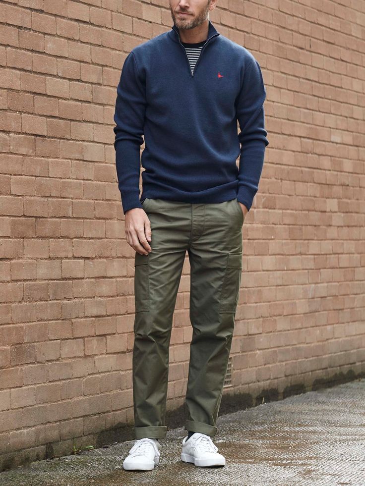 Casual Cocktail Attire, Cargo Pants Outfit Men, Sweater Outfits Men, Black Outfit Men, Polo Shirt Outfits, Mens Smart Casual Outfits, Smart Casual Menswear, Preppy Men, Pants Outfit Men