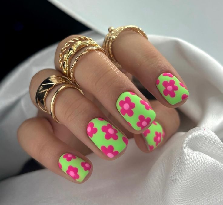 𝕊𝕙𝕒𝕟𝕒'𝕤 ℕ𝕒𝕚𝕝𝕤 (@__shanails__) • Instagram photos and videos Short Square Summer Nails, Bday Nails, Teen Nails, Small Nail, Nail Time, Painted Nails, Short Nails Art, Great Nails, Nail Files