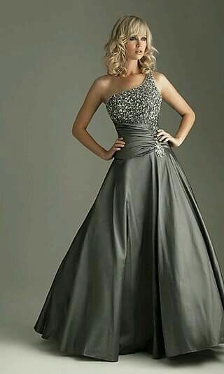 Pretty Prom Committee, Inexpensive Prom Dresses, Military Ball Dress, Vestidos Maxi, Princess Closet, Boutique Closet, 파티 드레스, Chique Outfits, فستان سهرة