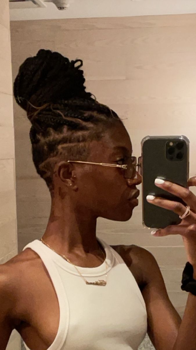 Braided Undercut Black Women, Dread Undercut Women, Braids With An Undercut, Locs With Shaved Back Women, Tapered Hair With Braids, Rat Tail Loc, Undercut Box Braids, Undercut And Braids, Undercut And Braids Black Women