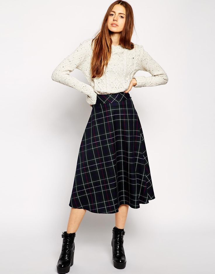 19 Ways to Wear Midi Skirts This Season | Brit + Co Midi Rock Outfit, Midi Skirt Fall, Midi Outfits, Casual Chic Outfits, Style Désinvolte Chic, Style Casual Chic, Midi Skirt Outfit, Checkered Skirt, Rock Outfit