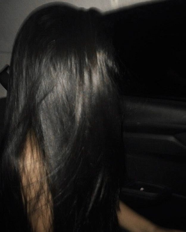 Pitch Black Hair Aesthetic, Straight Black Hair Aesthetic, Dark Haired Girl Aesthetic, Black Haired Girl Aesthetic, Jet Black Hair Aesthetic, Black Hair Faceless, Black Hair Girl Pfp, Black Hair Girl Aesthetic, Dark Hair Aesthetic