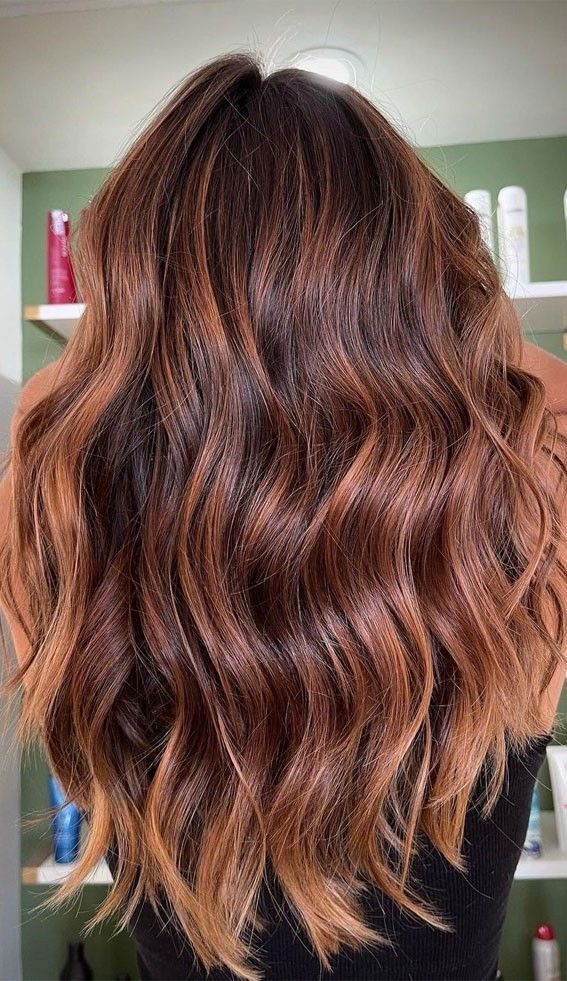 Light Brown Hair Red Balayage, Baylage Hair 2024 Brunette, Brown Red Balayage Hair, Light Brown Hair With Red, Brown Hair Red Balayage, Fall Copper Hair, Cooper Balayage Brunettes, Hair Colour Trends 2022, Fall Balayage Hair