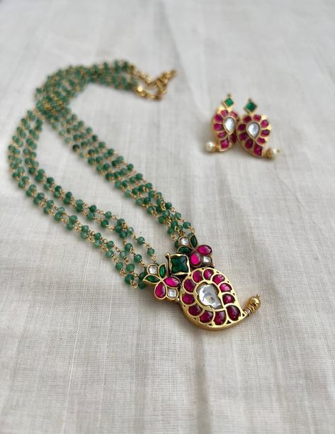 Mango Jewellery, Beads Jewelry Indian Gold, Beads Haram, Emerald Chain, Mango Mala, Ruby Jewelry Necklaces, Coral Jewelry Set, Mala Jewelry, Black Beads Mangalsutra Design