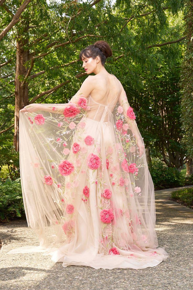 Corset rose tulle embroidered gown with rose tulle embroidered cape Summer Outfit Ideas For Women, Flower Gown, Embroidered Cape, Fall 2024 Fashion, Cape Gown, 2024 Fashion Trends, Outfit Ideas For Women, Futuristic Style, Cyberpunk Fashion