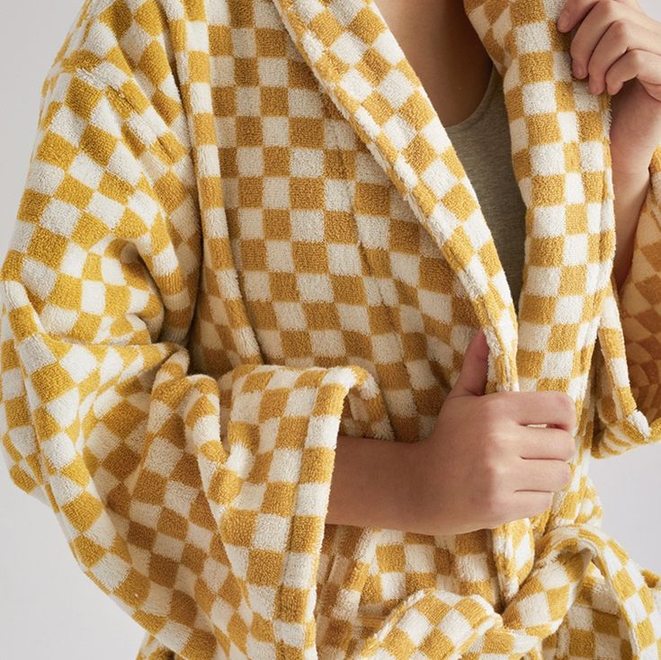 The perfect addition to your self care routine starts with a luxurious robe. Soft. light and comfy. this robe features 100% Grade A cotton. a snug waist tie and two large side pockets. Rest comfy. lounge easy. A part of our unisex collection. great comfort for all.One Size:Length: 44in (112cm)Chest width: 49in (124cm)Shoulder width: 20in (51cm) Fun Bath Mats, 100 Grade, Comfy Lounge, Hooded Robe, Stylish Beds, Towel Pattern, Soft Light, Care Routine, Waist Tie