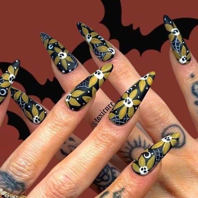 Bone Halloween Nails, Skull And Flower Nails, Spooky Easter Nails, Spring Gothic Nails, Gothic Floral Nails, Goth Flower Nails, Gothic Easter Nails, Dark Easter Nails, Ghost Flower Nails