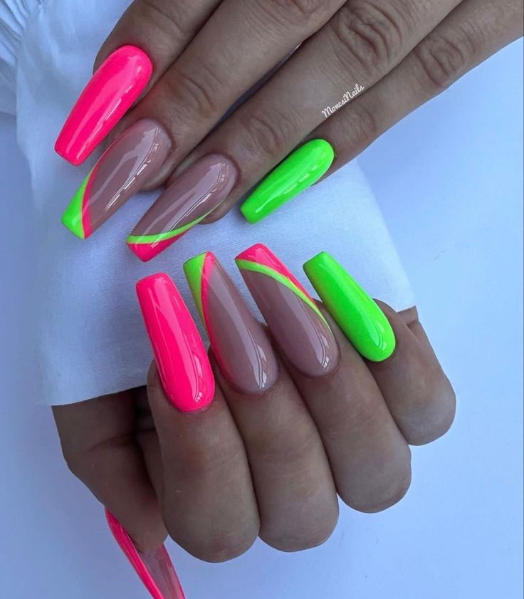 Neon Nails Green And Pink, Hot Pink And Yellow Nails Summer, Neon Green And Pink Nail Designs, Pink And Green Neon Nails, Neon Nails Designs Summer 2024, Neon Pink And Green Nails, Fun Neon Nails, Trendy Summer Nails, Graffiti Nails