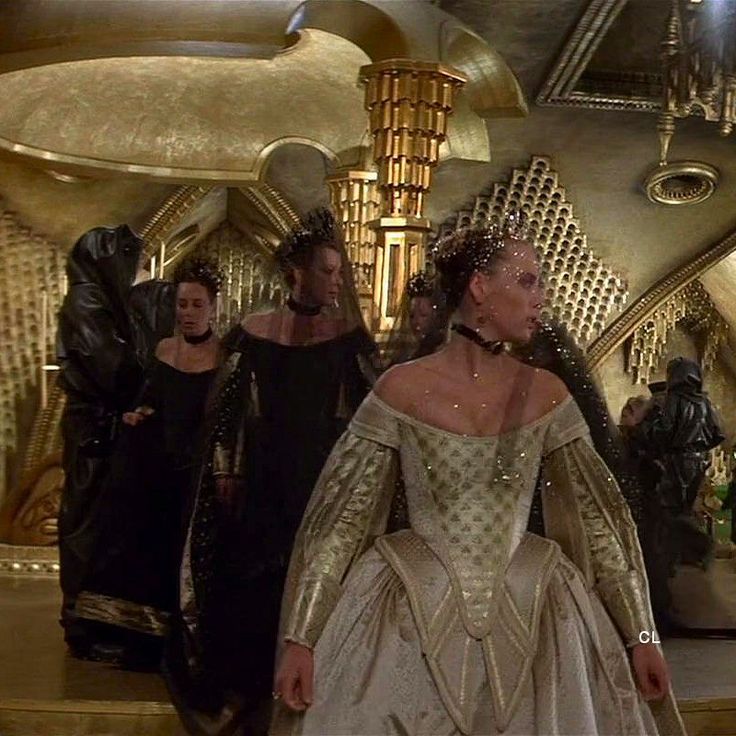 Dune Princess Irulan, Irulan Dune, Princess Irulan, Dune 1984, Black Swan Movie, Virginia Madsen, Dune Art, Runway Fashion Couture, Science Fiction Art